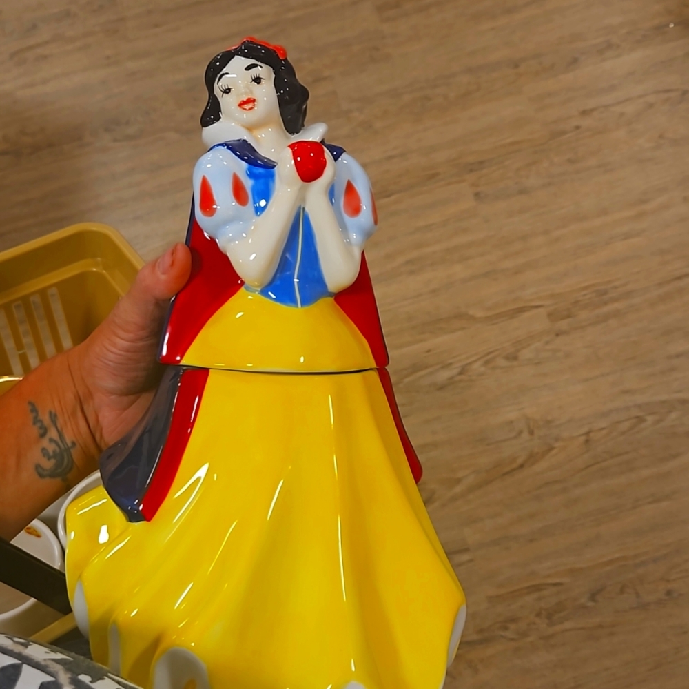 Snow white cookie jar